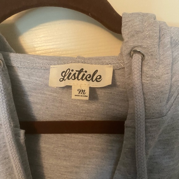 Cute tunic with hood. Size M - Picture 2 of 2